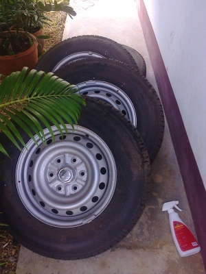 ล้อกะทะ16พร้อมยางบิดโตน205R16ป้ายแดงถอดโชว์รูม ล้อกะทะ16พร้อมยางบิดโตน205R16ป้ายแดงถอดโชว์รูม