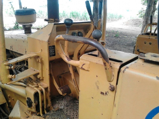 ขายรถแทร็กKOMATSUD20P-5สภาพดีเดิมสวยปรับใบมีดได้ ขายรถแทร็กKOMATSUD20P-5สภาพดีเดิมสวยปรับใบมีดได้