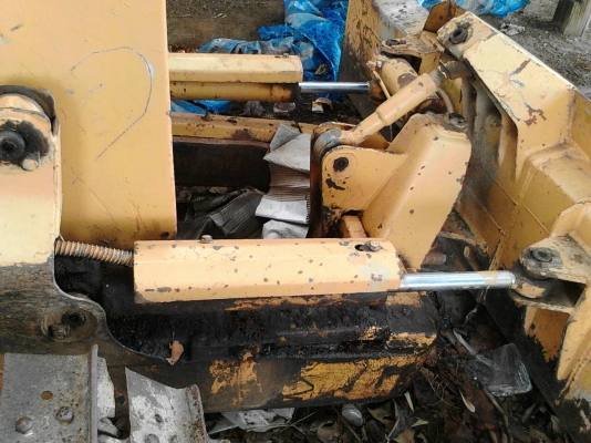 ขายรถแทร็กKOMATSUD20P-5สภาพดีเดิมสวยปรับใบมีดได้ ขายรถแทร็กKOMATSUD20P-5สภาพดีเดิมสวยปรับใบมีดได้