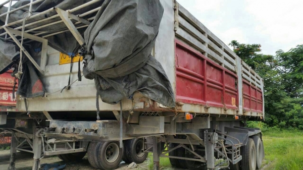 เหลืออีก 2 หางตรับ หางเซมิดั้ม 2 คาน สามมิตร สวยๆๆครับ ปี 49 มี 10 หาง