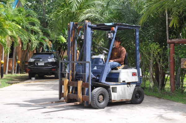 ขายFORKLIFT KOMATSU FG10 (1ตัน)สวยเดิมจากญี่ปุ่น ยังไม่เคยใช้ในไทย 95,000เท่านั้น!!