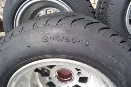 ขายล้อแม็กพร้อมยาง ATV ขนาด 10 X 8 สภาพสวย นำเข้าจากญี่ปุ่น ราคายกชุด 4 ล้อ 9500 , แยกขาย 2 ล้อ 5000