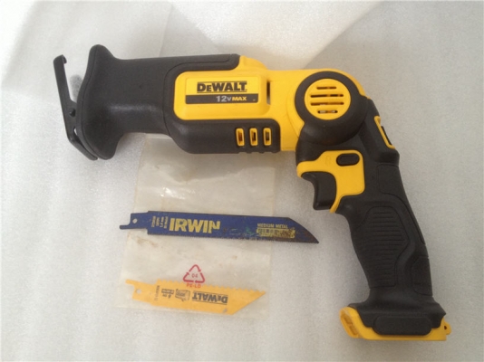 ชุดสว่านไร้สาย,สว่านไขควง,เลื่อยชักและไฟฉาย DeWALT12โวลท์พร้อมแท่นชาร์จแบ็ตลิเทียม2ก้อนและกระเป๋า