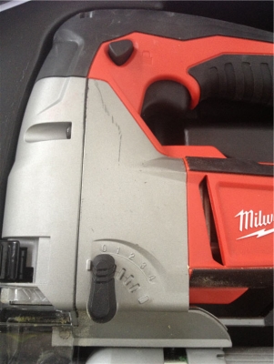 จิ๊กซอไร้สาย Milwaukee HD18JS ใช้ไฟ 18V Made in Germany แบ็ต1ก้อนแท่นชาร์จและกล่องใส่ จิ๊กซอไร้สาย Milwaukee HD18JS ใช้ไฟ 18V Made in Germany แบ็ต1ก้อนแท่นชาร์จและกล่องใส่