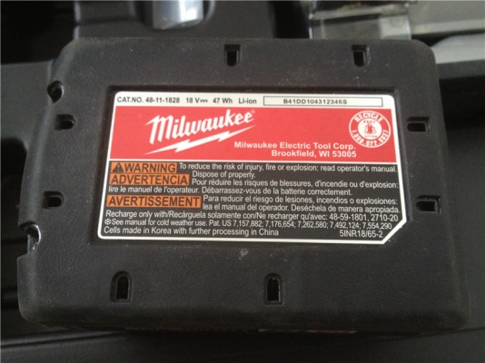 จิ๊กซอไร้สาย Milwaukee HD18JS ใช้ไฟ 18V Made in Germany แบ็ต1ก้อนแท่นชาร์จและกล่องใส่ จิ๊กซอไร้สาย Milwaukee HD18JS ใช้ไฟ 18V Made in Germany แบ็ต1ก้อนแท่นชาร์จและกล่องใส่