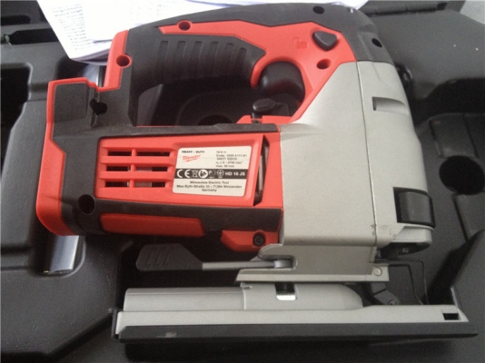 จิ๊กซอไร้สาย Milwaukee HD18JS ใช้ไฟ 18V Made in Germany แบ็ต1ก้อนแท่นชาร์จและกล่องใส่ จิ๊กซอไร้สาย Milwaukee HD18JS ใช้ไฟ 18V Made in Germany แบ็ต1ก้อนแท่นชาร์จและกล่องใส่