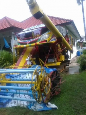 **1,400,000 บ.ต่อรอง**ขายแพ็คคู่ รถเกี่ยว+เทเลอร์ เกษตรพัฒนา "ไอ้หนุ่มไวไฟ" ตัวเดิน10HT เครื่อง ISUZU 6HH1-210HP อุ้ม2.5ตัน ปั้มไดกิ้น22 เครื่องดีแรงดี แน่น ช่วงล่างดี 70-80\% โซ่ แทร็ก โรลเลอร์ สภาพดี ปั้มดีแรง ทำงานดี ลุยดี พร้อมเทเลอร์ ISUZU J