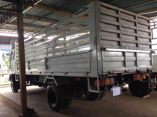 **725,000 บ.ต่อรอง**ขาย6ล้อดั้มเกษตรสวยๆ ISUZU ROCKY FRR 6HE1-195HP ปี49เครื่องแน่นแรง แห้งๆไม่เยิ้ม เกียรดีไม่หลุด ช่วงล่างFหน้า-หลัง คัสซีสวยใหญ่ ไม่ปะไม่ดาม ไม่บวม กระบะดั้มเหล็กเกษตร6ตันยิงหน้า5.50 ม.สภาพสวย พื้นสวยข้างสวยไม่ผุ หัวเก๋งสวยบาง ภายในคอนโ