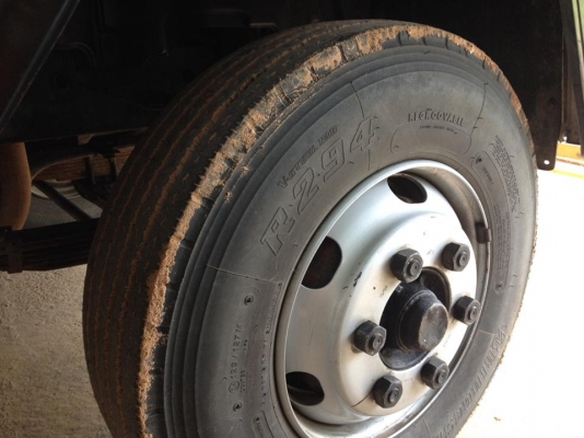 **725,000 บ.ต่อรอง**ขาย6ล้อดั้มเกษตรสวยๆ ISUZU ROCKY FRR 6HE1-195HP ปี49เครื่องแน่นแรง แห้งๆไม่เยิ้ม เกียรดีไม่หลุด ช่วงล่างFหน้า-หลัง คัสซีสวยใหญ่ ไม่ปะไม่ดาม ไม่บวม กระบะดั้มเหล็กเกษตร6ตันยิงหน้า5.50 ม.สภาพสวย พื้นสวยข้างสวยไม่ผุ หัวเก๋งสวยบาง ภายในคอนโ