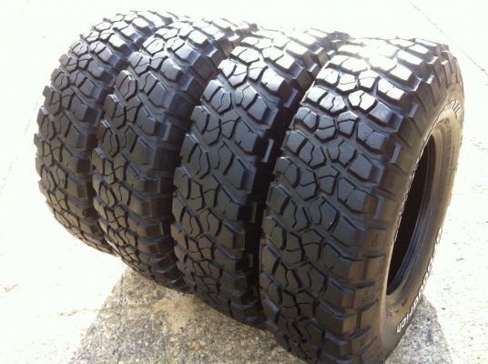 ขายยาง BF Goodrich Mud-terrain KM2  255 85 r16 สวยๆ