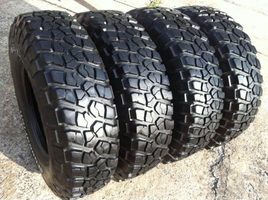 ขายยาง BF Goodrich Mud-terrain KM2  255 85 r16 สวยๆ