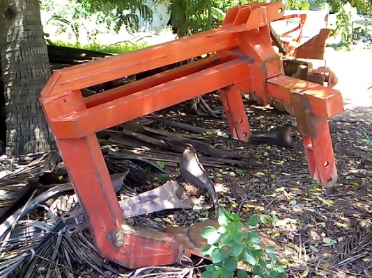 ผานขุดมันแข็งแรงทนทานใช้งานดี ใส่ติดรถ47แรงอยู่ครับ