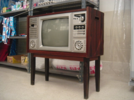 ขายทีวีเก่าโบราณ 2 เครื่อง ขายทีวีเก่าโบราณ 2 เครื่อง