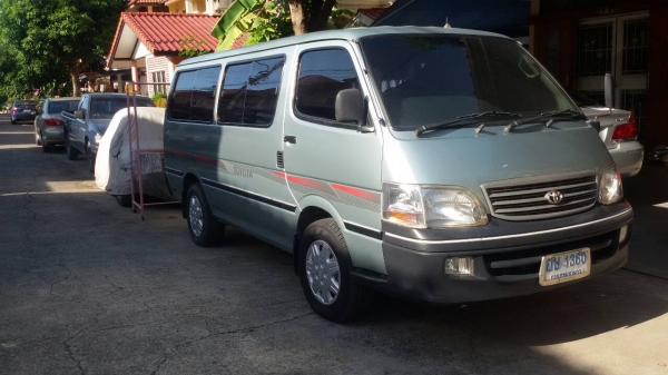 ขายรถตู้ Hiace ปี 2002 เครื่อง 3.0 ดีเซล แอร์ราว เบาะเอนนอน 3 แถว สภาพดีพร้อมใช้