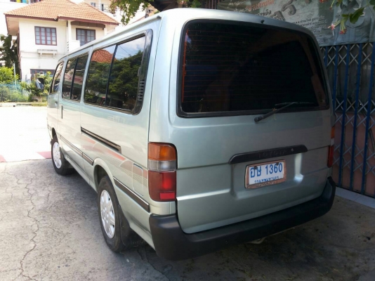ขายรถตู้ Hiace ปี 2002 เครื่อง 3.0 ดีเซล แอร์ราว เบาะเอนนอน 3 แถว สภาพดีพร้อมใช้