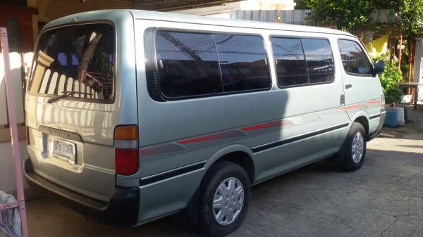 ขายรถตู้ Hiace ปี 2002 เครื่อง 3.0 ดีเซล แอร์ราว เบาะเอนนอน 3 แถว สภาพดีพร้อมใช้