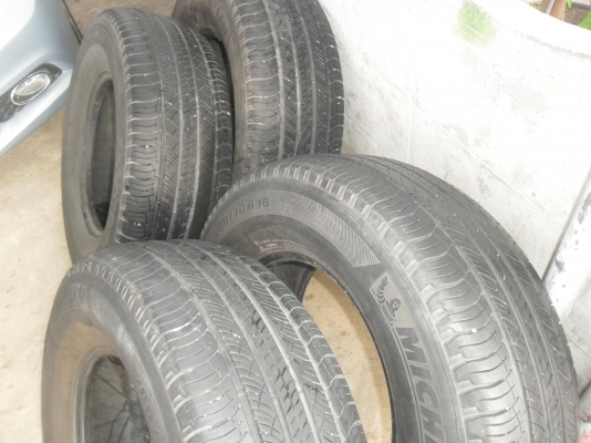 โปรแร๊ง ยาง MICHELIN 265/70R16 ปี10 สวยๆ 4 เส้นราคา 2800 บาท