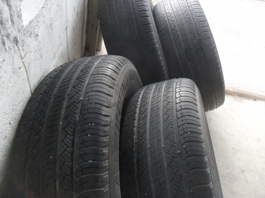 โปรแร๊ง ยาง MICHELIN 265/70R16 ปี10 สวยๆ 4 เส้นราคา 2800 บาท