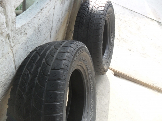 ยาง YOKOHAMA 265/70R16 สวยๆ 1 คู่ ราคา 1500 บาท