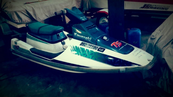 เจ็ทสกี หายาก น่าสะสม เครื่องใหม่กริบๆ เจ็ทสกี หายาก น่าสะสม เครื่องใหม่กริบๆ