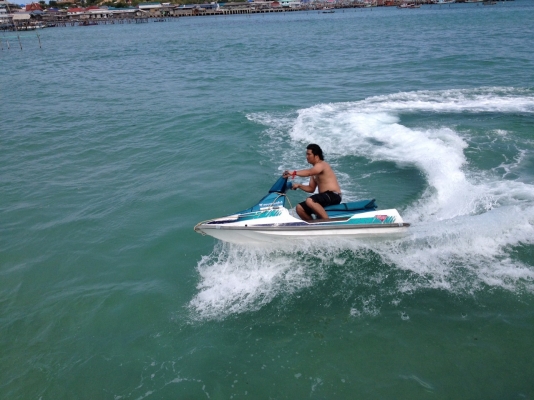 เจ็ทสกี หายาก น่าสะสม เครื่องใหม่กริบๆ เจ็ทสกี หายาก น่าสะสม เครื่องใหม่กริบๆ