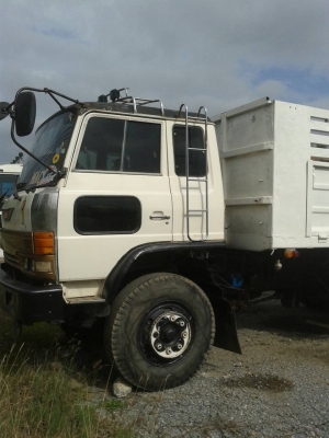 ขายดาวน์ HINO SOMO 227 วางเครื่อง 3M ดั๊ม สภาพสวยพร้อมใช้ ติอต่อที่คุณ อ๊อฟ พิจิตร 086-737-9991