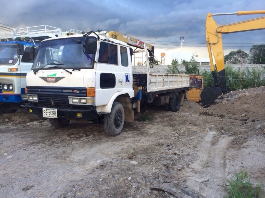 ขายรถHino6ล้อติดเครน สภาพพร้อมใช้ สนใจติดต่อคุณเปิ้ล0813712233