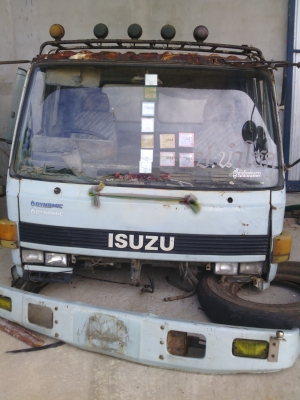 หัวสิบล้อ isuzu Rocky