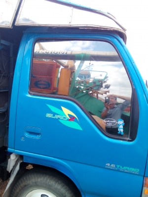 ขาย รถสองแถว 6 ล้อ Isuzu 115 4BD ฝาดำ