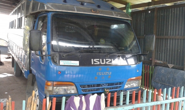ขาย รถสองแถว 6 ล้อ Isuzu 115 4BD ฝาดำ