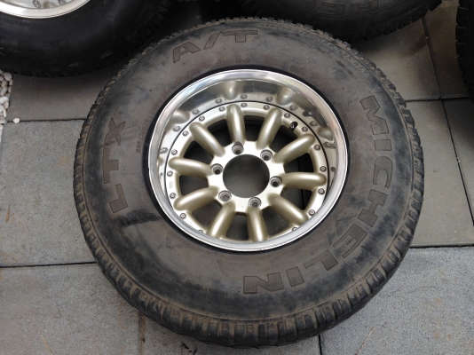 ล้อ 6 รู ขอบ15 อ๊อฟลึกๆ ลบ30 ถูกๆ ล้อ 6 รู ขอบ15 อ๊อฟลึกๆ ลบ30 ถูกๆ