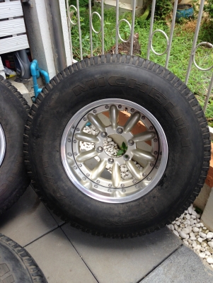 ล้อ 6 รู ขอบ15 อ๊อฟลึกๆ ลบ30 ถูกๆ ล้อ 6 รู ขอบ15 อ๊อฟลึกๆ ลบ30 ถูกๆ