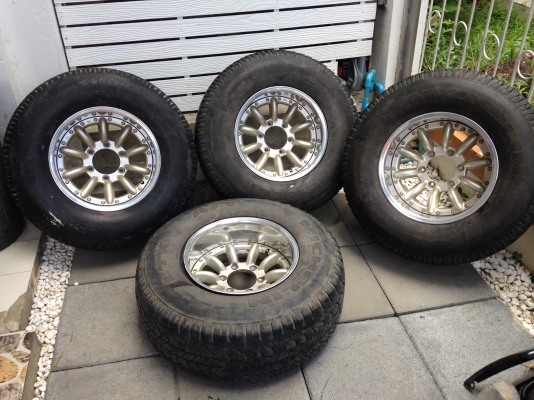 ล้อ 6 รู ขอบ15 อ๊อฟลึกๆ ลบ30 ถูกๆ