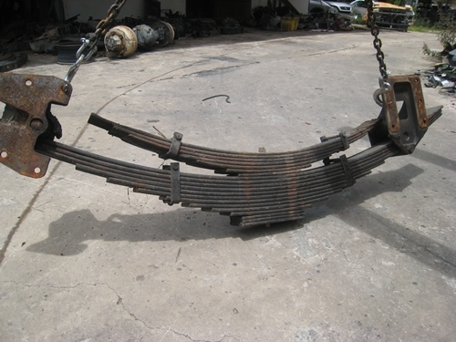 ขายแหนบหลัง ISUZU ROCKY พร้อมเต้า ของเก่านอก ซื้อเหมาต่อรองได้