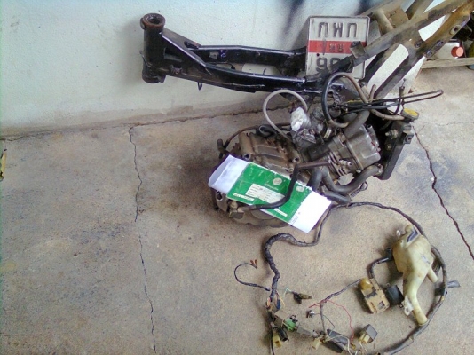 ขายเครื่อง sonic พร้อมคาบูและชุดไฟ+ทะเบียนโอน 5,000บาท