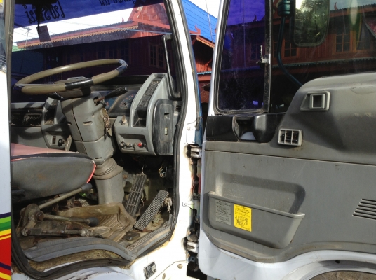 ขายรถสิบล้อFM3H195แรงเครื่ิงเดิม. เกียรเดิม หัวสวยกะบะเนียมรถมือเดียวป้ายแดง ขายรถสิบล้อFM3H195แรงเครื่ิงเดิม. เกียรเดิม หัวสวยกะบะเนียมรถมือเดียวป้ายแดง