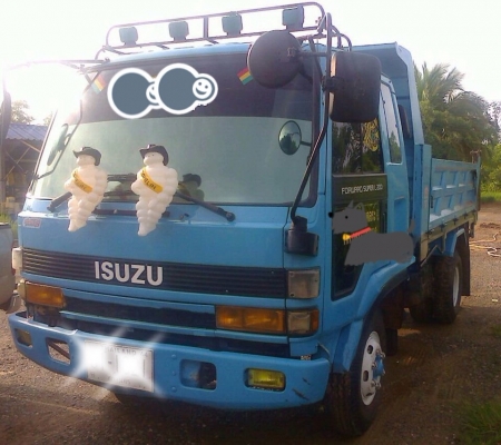 ขายดาวน์ ISUZU ROCKY 195 HP 6HE1 หกล้อดั๊มพ์ กระบะดั๊มพ์เหล็ก 6 ตันสภาพดี ภายในเก๋งคอนโซลสวยครบ พวงมาลัยเพาเวอร์ ระบบเบรคทริ๊ปฟี้ครบ ช่วงล่างคัชซีสวยไม่มีแตกไม่มีบวม ยาง 8.25 ขอบ 16 สภาพดีประมาณ 70\% พร้อมบรรทุกได้เลย เอกสารทะเบียนครบพร้อมโอน ราคาต่อรองดาว