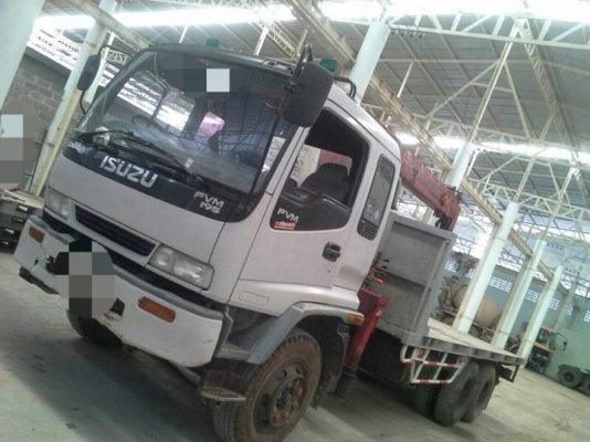 รถอีซูซุ 10 ล้อ ติดเครน 3 ตัน. 195 แรงม้า ปี 40. สนใจติดต่อ 081 - 6079515