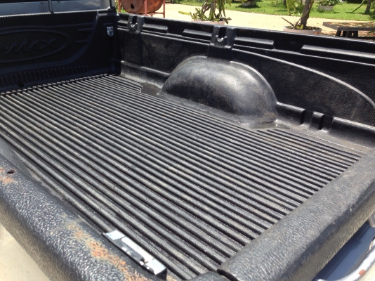 ขายดาวน์ ISUZU D-MAX SPARK EX Ddi-iTEQ 2.5 MT ปี 49 คอมมอนเรลสุดประหยัดใช้งานดี เครื่องแรงดีม่กครับ ภายในเก๋งคอนโซลสวยครบพร้อม เครื่องเสียง แอร์เย็น พวงมาลัยเพาเวอร์ ภายนอกบางเดิมดี กระบะปูพื้นยางลายเนอร์ครบ ช่วงล่างแน่นหนึบดี เอกสารทะเบียนภาษีครบพร้อมโอน