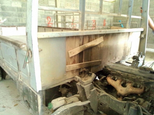 ขายรถ6ล้อรั้ว ISUZU NPR66LX5S เครื่อง 120 แรงม้า ฝาดำ สนใจโทร 081-9701072