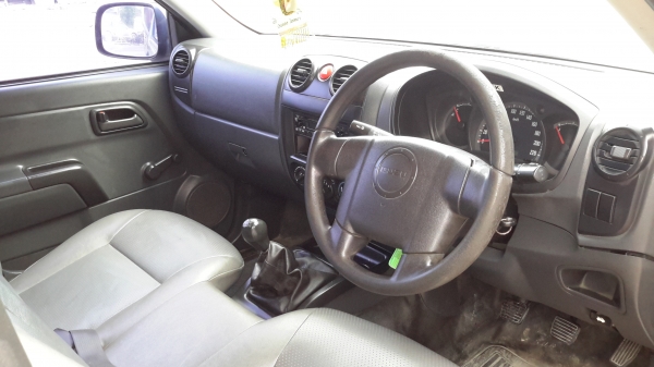 รถเดิมๆพร้อมใช้ดูแลดีเครื่อง2.5ประหยัดรถมือเดียวออกห้างมีBOOKเซวิสเข้าศูนย์ตลอด รถเดิมๆพร้อมใช้ดูแลดีเครื่อง2.5ประหยัดรถมือเดียวออกห้างมีBOOKเซวิสเข้าศูนย์ตลอด