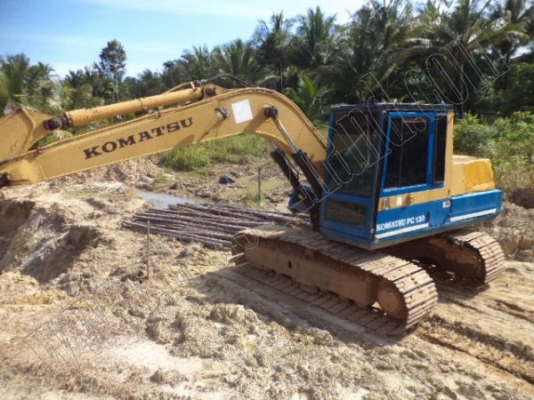 รถแบคโฮ KOMATSU PC120-3