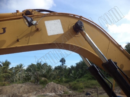 รถแบคโฮ KOMATSU PC120-3