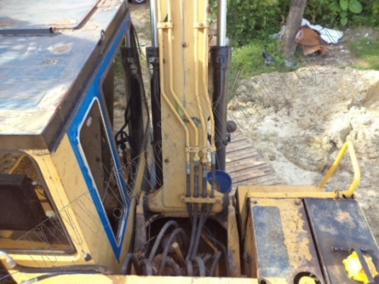 รถแบคโฮ KOMATSU PC120-3