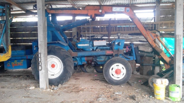 ขายรถไถฟอร์ด พร้อมอุปกรณ์คีบอ้อย