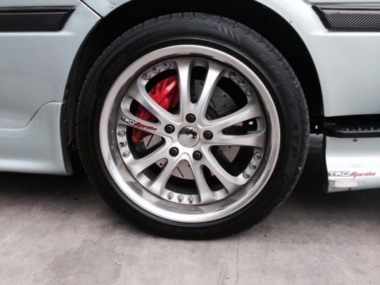 ขายล้อแท้5/114.3  ขอบ18 หน้า8หลัง9 ตื้น ลึก  พร้อมยาง