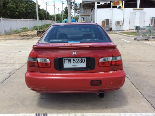 ขายรถ  Honda civic ปี 92 เครื่องใหม่ D15B หัวฉีด เกียร์ออโต้ ติดแก๊ส LPG  ภายในเบาะหนัง มีขาดบ้าง กระจกไฟฟ้่าทั้งคัน วิทนุCD แอร์เย็น ตัวถังสีเต็มเงา แม็ก 15 ยางดี เครื่องวิ่งดี เกียร์เ