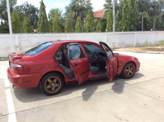 ขายรถ  Honda civic ปี 92 เครื่องใหม่ D15B หัวฉีด เกียร์ออโต้ ติดแก๊ส LPG  ภายในเบาะหนัง มีขาดบ้าง กระจกไฟฟ้่าทั้งคัน วิทนุCD แอร์เย็น ตัวถังสีเต็มเงา แม็ก 15 ยางดี เครื่องวิ่งดี เกียร์เ