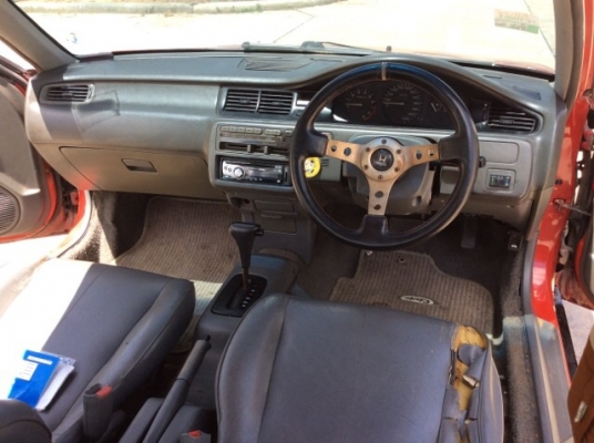 ขายรถ  Honda civic ปี 92 เครื่องใหม่ D15B หัวฉีด เกียร์ออโต้ ติดแก๊ส LPG  ภายในเบาะหนัง มีขาดบ้าง กระจกไฟฟ้่าทั้งคัน วิทนุCD แอร์เย็น ตัวถังสีเต็มเงา แม็ก 15 ยางดี เครื่องวิ่งดี เกียร์เ