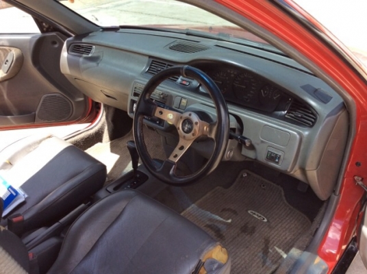 ขายรถ  Honda civic ปี 92 เครื่องใหม่ D15B หัวฉีด เกียร์ออโต้ ติดแก๊ส LPG  ภายในเบาะหนัง มีขาดบ้าง กระจกไฟฟ้่าทั้งคัน วิทนุCD แอร์เย็น ตัวถังสีเต็มเงา แม็ก 15 ยางดี เครื่องวิ่งดี เกียร์เ